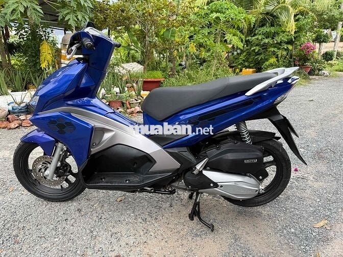 HONDA AIR BLADE.2016. máy zin. áo đẹp như mới