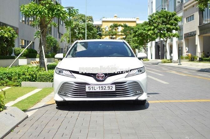 Camry 2.5Q model 2021 chính chủ đồ chơi nhiều