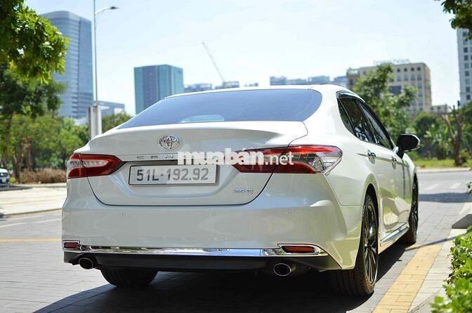 Camry 2.5Q model 2021 chính chủ đồ chơi nhiều