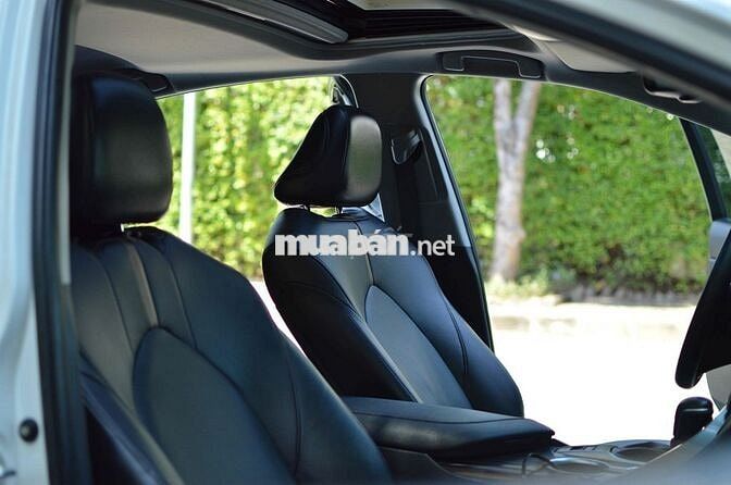 Camry 2.5Q model 2021 chính chủ đồ chơi nhiều