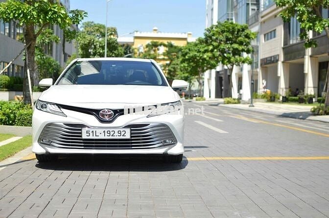 Camry 2.5Q model 2021 chính chủ đồ chơi nhiều