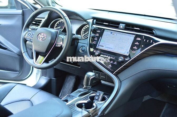 Camry 2.5Q model 2021 chính chủ đồ chơi nhiều