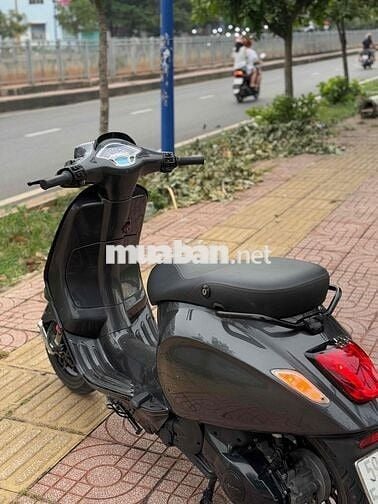 dư dùng nên e cần bán ạ, vespa 2015, spirt,