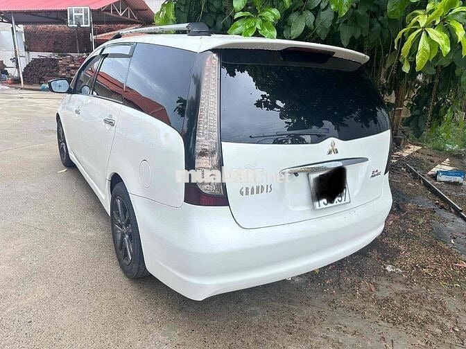 Mitsubishi Grandis 2009 - 145000 km
