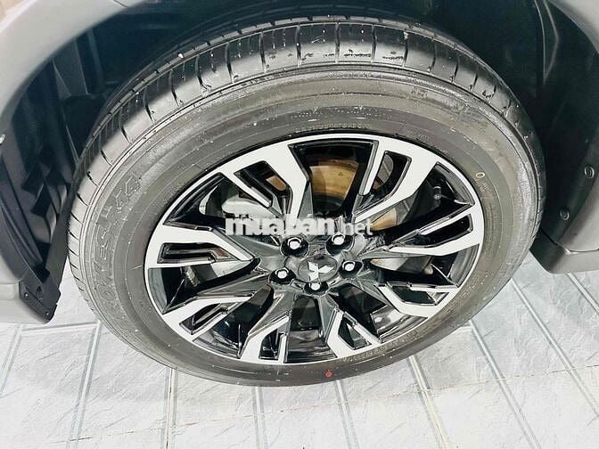 Mitsubishi Outlander 2020 Premium 8000Km Siêu Mới