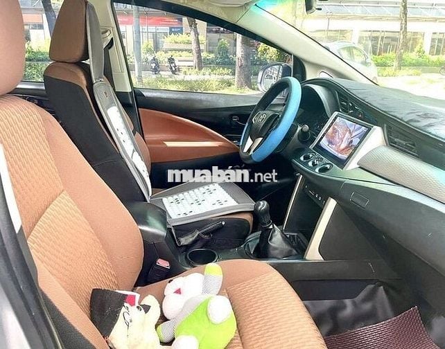 Toyota INNOVA 2019E màu bạc Zin chính chủ gia đình