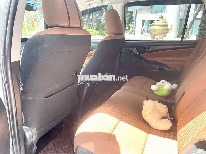 Toyota INNOVA 2019E màu bạc Zin chính chủ gia đình