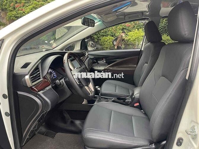 Toyota Innova Venturer 2.0G 2019 Xe hãng bán