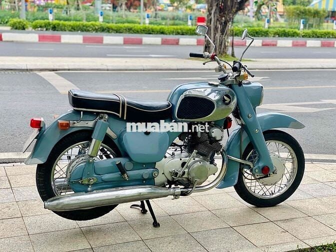 Honda Dream 305 CA77 cực hiếm