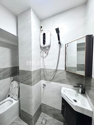Phòng trọ Q10 mới xây cách Đại học kinh tế EUH 100m