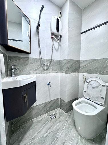 Phòng trọ Q10 mới xây cách Đại học kinh tế EUH 100m
