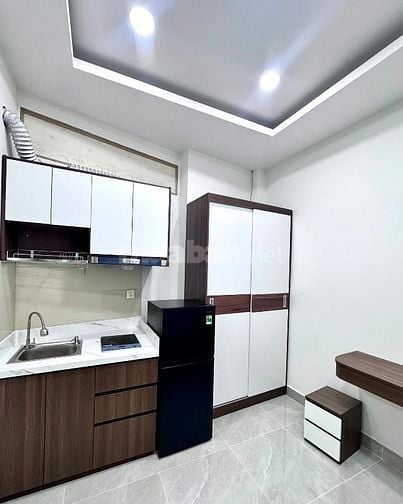 Phòng trọ Q10 mới xây cách Đại học kinh tế EUH 100m