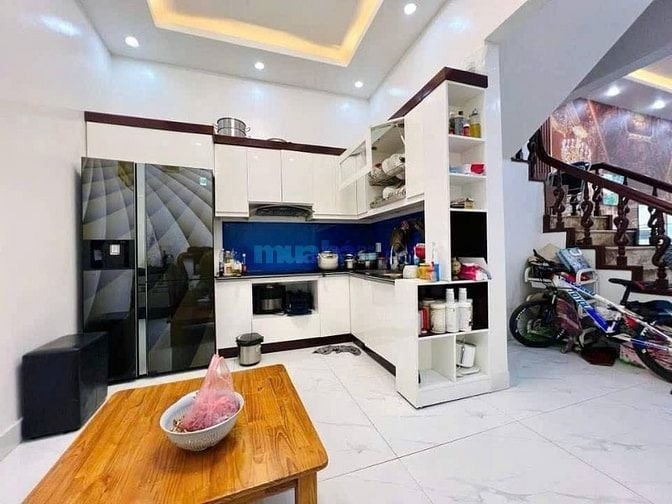 Sở hữu ngay nhà giá vô cùng ưu đãi đường Lý Chính Thắng, Q3, giá 4tỷ01