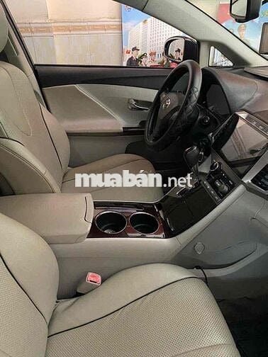 Venza 2010 máy 2.7 rất lợi xăng xe mua mới 1 chủ