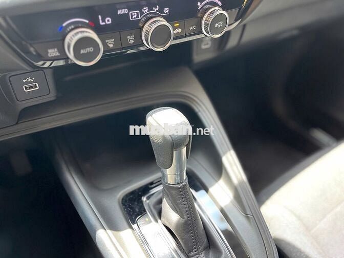 HONDA HRV G 2024 GIA ĐÌNH LƯỚT 751KM SƠN ZIN 100%
