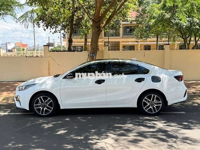 Bán xe CERATO 2020 MT rất đẹp