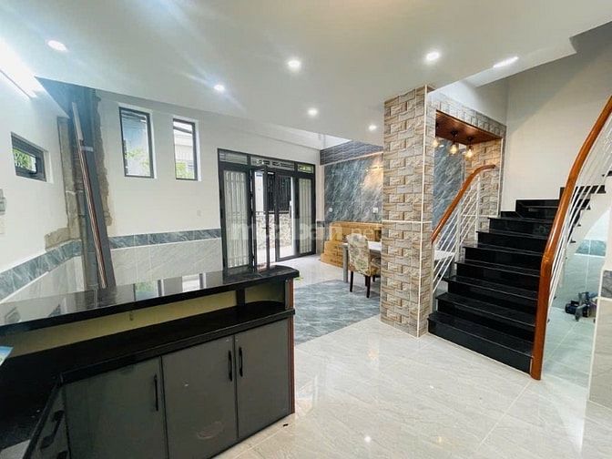 Bán nhà Lê Văn Sỹ Q3 – 5 tầng – ngang 6m – lô góc 2 mặt thoáng