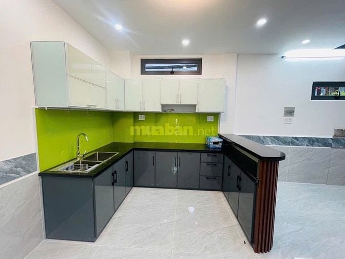 Bán nhà Lê Văn Sỹ Q3 – 5 tầng – ngang 6m – lô góc 2 mặt thoáng