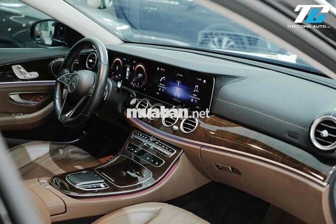 Mercedes Benz E200 Exclusive model 2022 odo 30k km