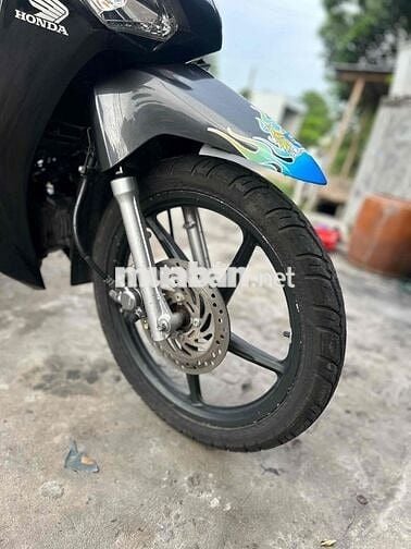 bán future Fi 2017 ngay chủ zin êm chân áo sạch sẽ