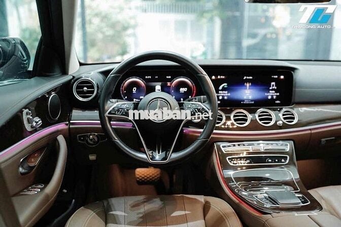 Mercedes Benz E200 Exclusive model 2022 odo 30k km