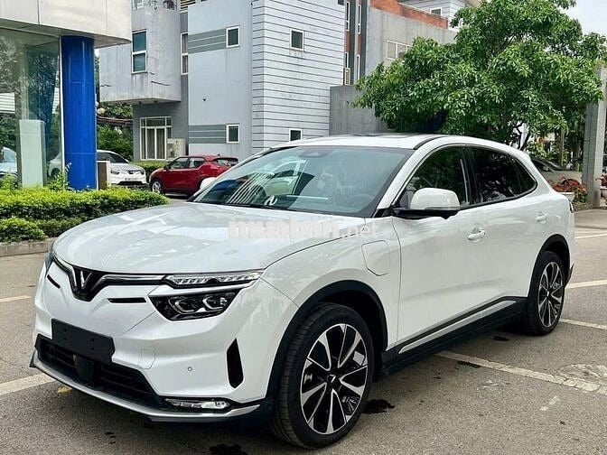 VinFast VF8 Plus Trả trước 10% chỉ từ 109 triệu