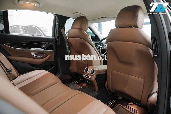 Mercedes Benz E200 Exclusive model 2022 odo 30k km