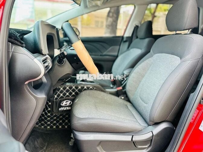 Hyundai Stargazer 2022 số tự động màu đỏ
