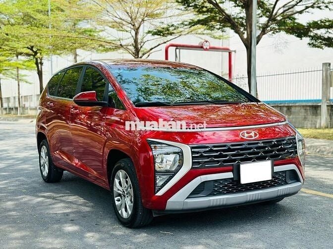 Hyundai Stargazer 2022 số tự động màu đỏ