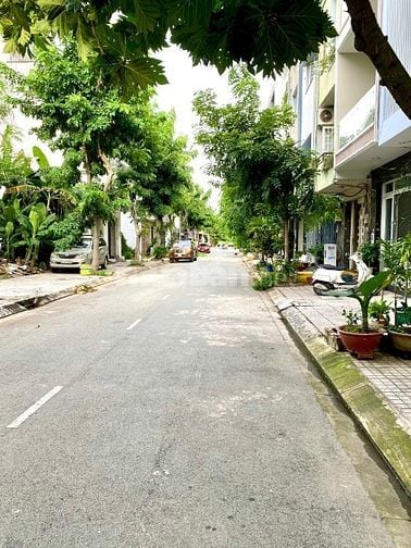 Chính chủ bán hoạc cho thuê khách sản ở quận 7 khu tiện ích xung quanh