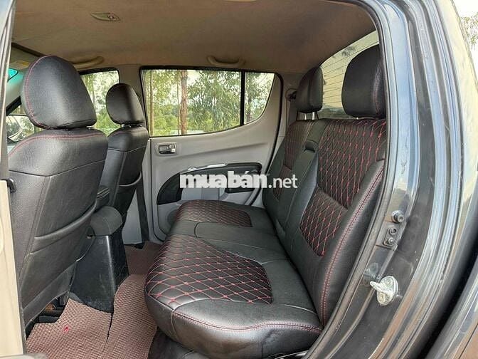 Mitsubishi Triton 2011 4x4 MT - 200000 k