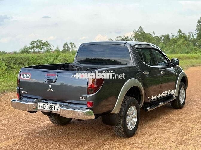 Mitsubishi Triton 2011 4x4 MT - 200000 k