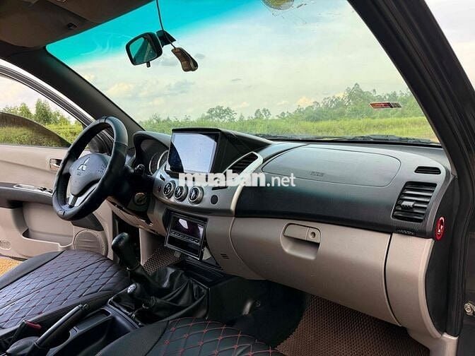 Mitsubishi Triton 2011 4x4 MT - 200000 k