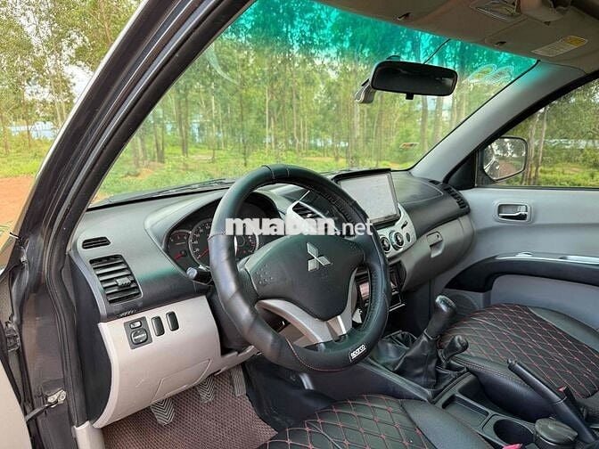 Mitsubishi Triton 2011 4x4 MT - 200000 k