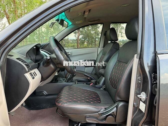 Mitsubishi Triton 2011 4x4 MT - 200000 k