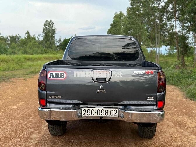 Mitsubishi Triton 2011 4x4 MT - 200000 k