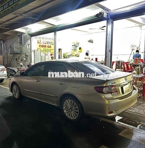 Gia đình cần bán Toyota Corolla Altis 2011 1.8G AT