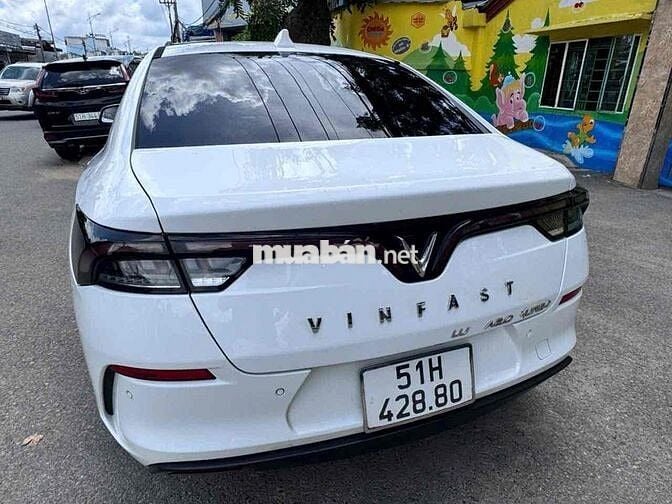 VinFast Lux A2.0 2020 A2.0 Tiêu chuẩn - 90000 km