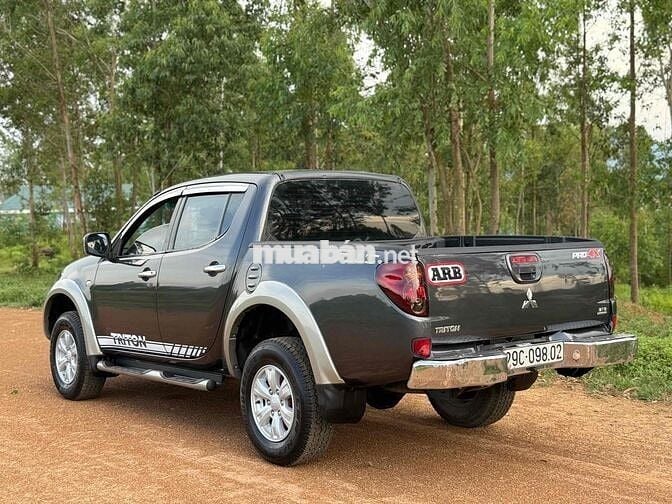 Mitsubishi Triton 2011 4x4 MT - 200000 k