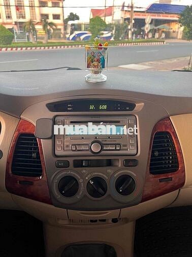 Toyota Innova 2008 G - 150000 km