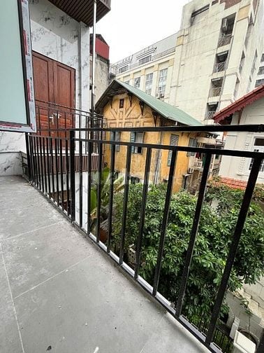 CHÍNH CHỦ CHO THUÊ NHÀ NGUYÊN CĂN MỚI TINH  - PHỐ TRẦN HƯNG ĐẠO