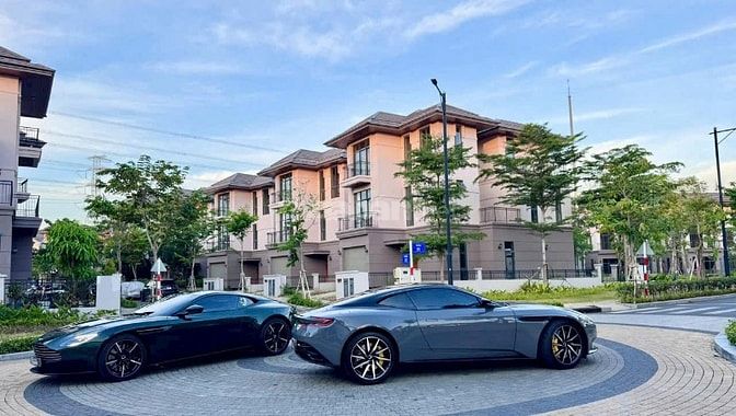 Cần bán biệt thự căn Góc 3 mặt tiền view sông,hồ bơi clubhouse giá tốt