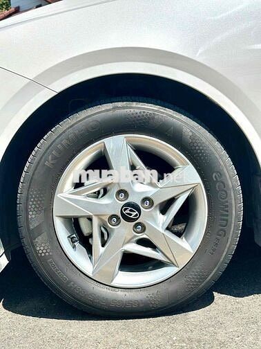 Hyundai Accent 2024 1.5 AT - 10000 km