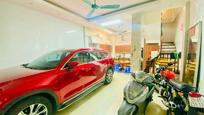 Bán nhà 30m ra đường Láng - Đống Đa - phân lô - ô tô tránh - MT 5.2m 