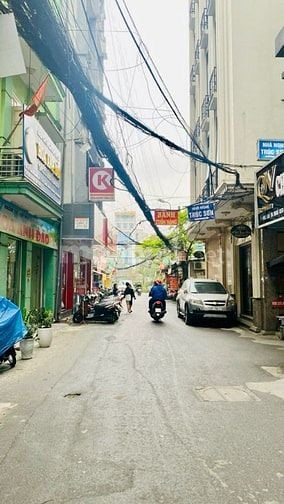 Bán nhà 30m ra đường Láng - Đống Đa - phân lô - ô tô tránh - MT 5.2m 