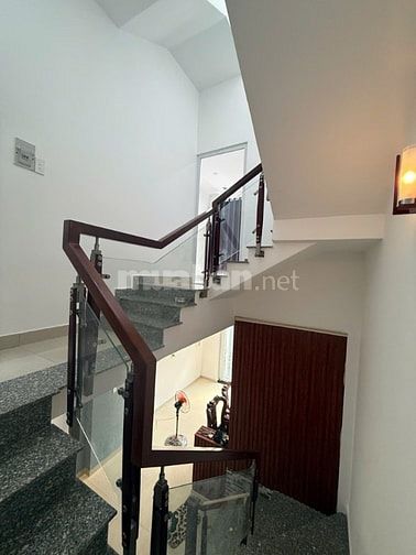 Tân Phú - Nhà 3 tầng 65m2 - ngang hơn 4m gần AEON Tân Phú - 5,6 tỷ 