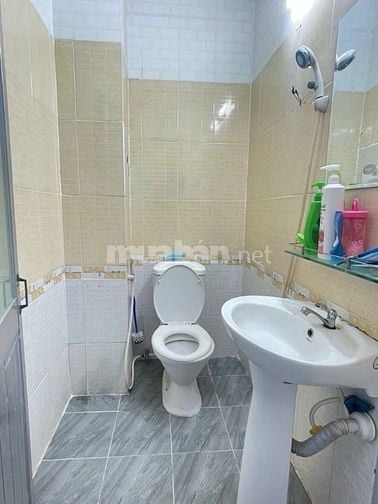 Tân Phú - Nhà 4 tầng BTCT nhỉnh 3t xíu gần AEON Tân Phú 