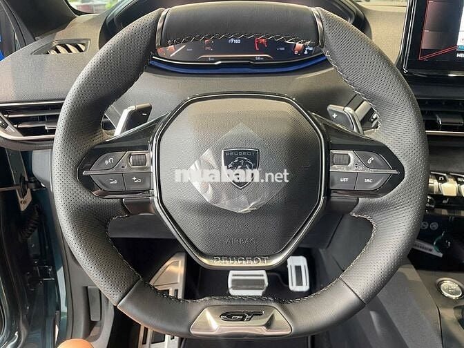 còn 1 chiếc *** New Peugeot 3008 GT 2024