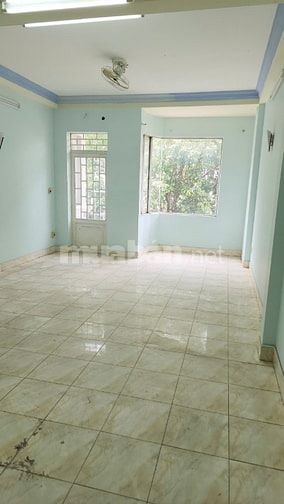 Cho thuê Nhà mặt Tiền nguyên căn 4,5 x 20m, hướng Đông, 1 trệt, 3 lầu