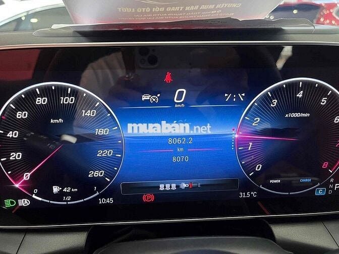 Mercedes Benz GLC Class 2024 - 7999 km Bank 90%